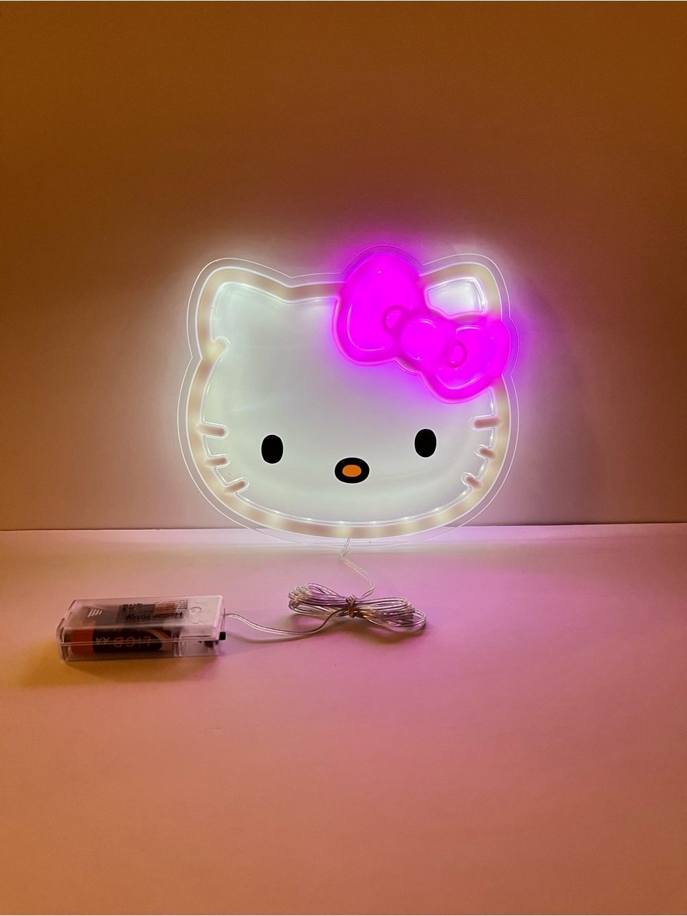 Hello Kitty LED “Neon” Light - Picture 2 of 10